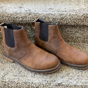 New Timberland Chukka boots size 9